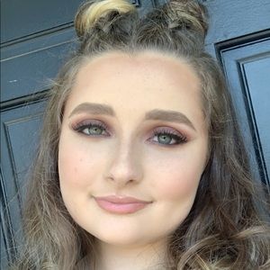 Meet your Posher, Jillian